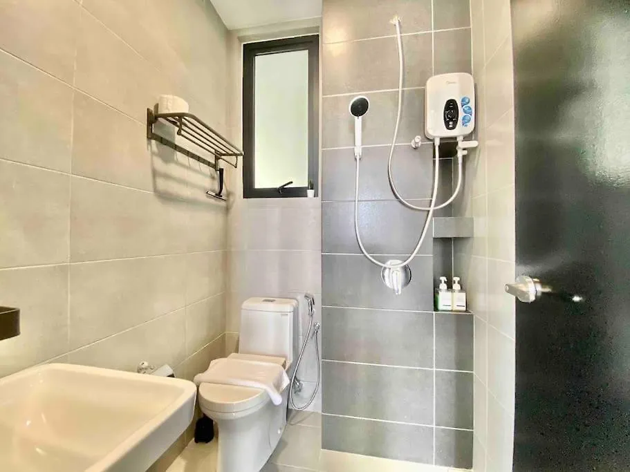 Urban Suites - 3Min Drive To Georgetown 18Min From Airport Modern Simplicity 3Br 2 Bathrooms Suites Jelutong Malaysia