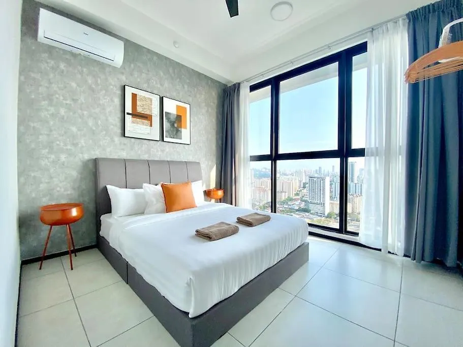Urban Suites - 3Min Drive To Georgetown 18Min From Airport Modern Simplicity 3Br 2 Bathrooms Suites Jelutong Apartment