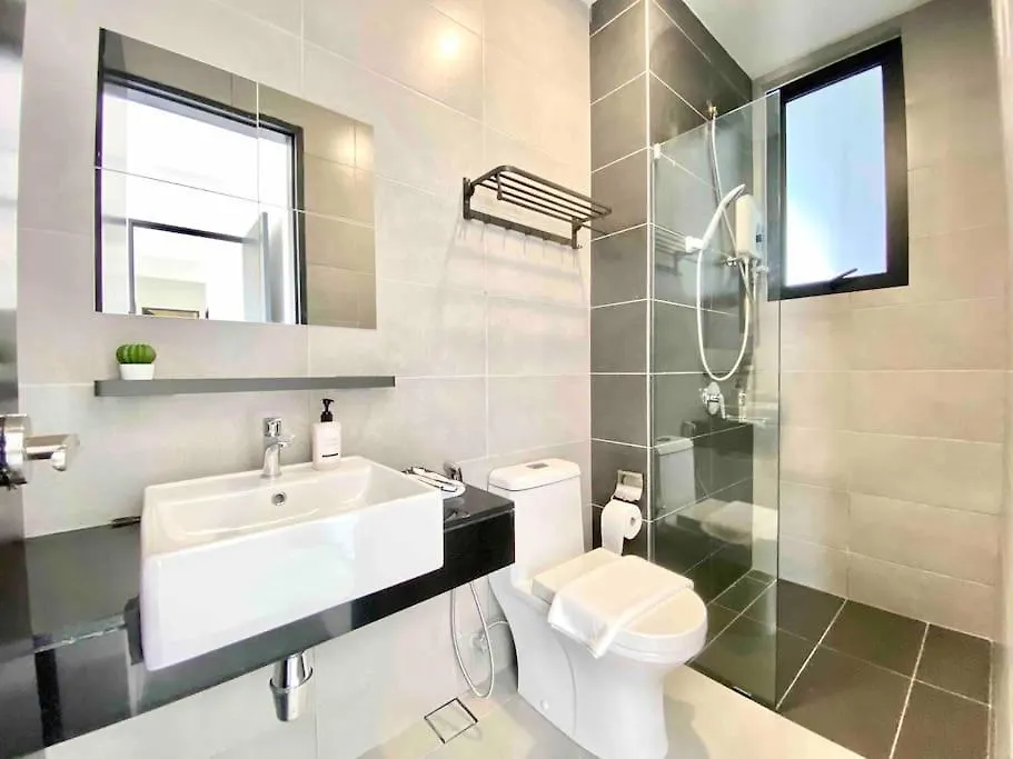 Urban Suites - 3Min Drive To Georgetown 18Min From Airport Modern Simplicity 3Br 2 Bathrooms Suites Jelutong Apartment
