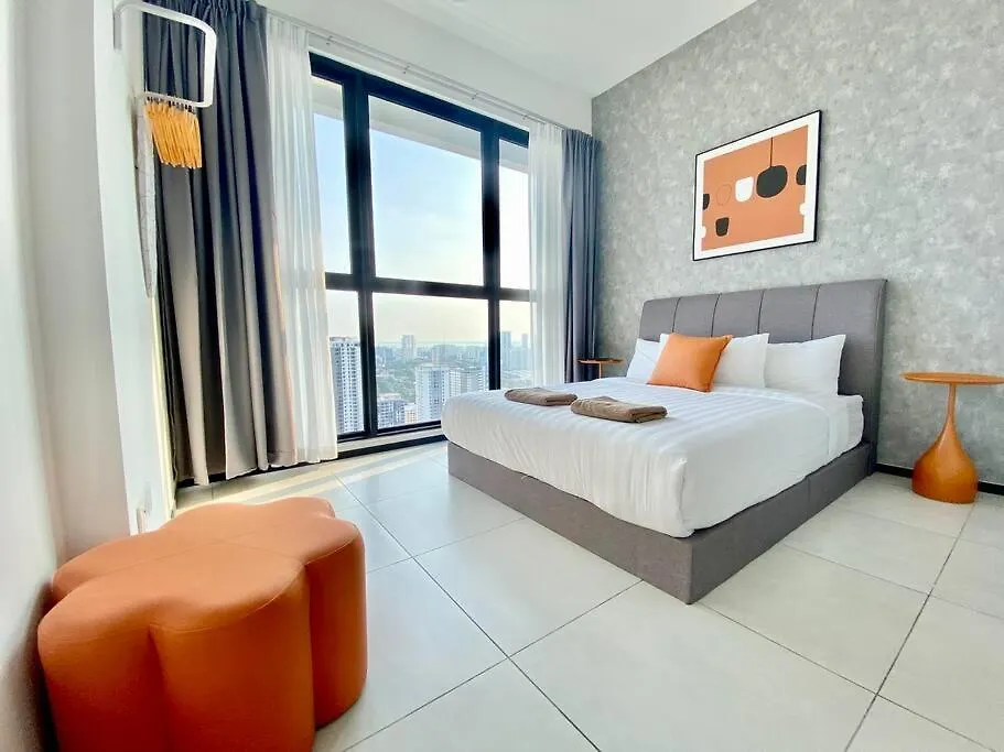 Apartment Urban Suites - 3Min Drive To Georgetown 18Min From Airport Modern Simplicity 3Br 2 Bathrooms Suites Jelutong Malaysia